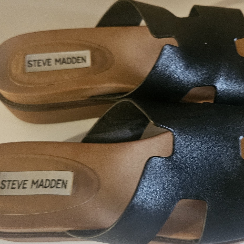 Steve Madden "Riches" Black Sandals 7